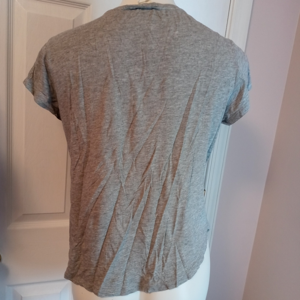 H & M basic gray t-shirt - Picture 3 of 3